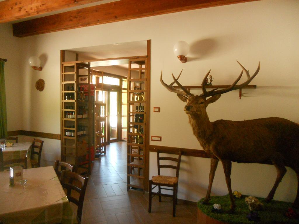 La Locanda Del Lago Lucciola Villalago Екстериор снимка