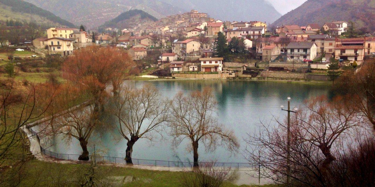 La Locanda Del Lago Lucciola Villalago Екстериор снимка